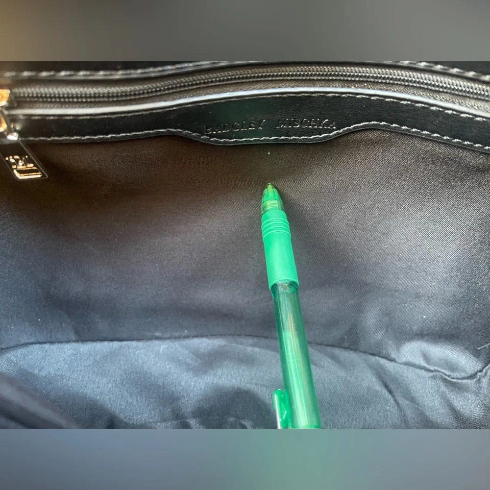 Badgley Mischka Quilted Big Chain Crossbody Bag - Picture 12 of 14